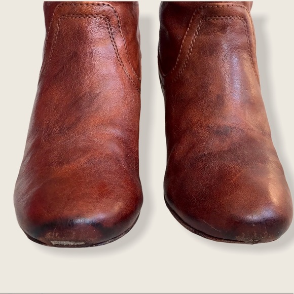 Frye Carson Wedge Cognac Leather Cute Ankle Bootie - Picture 9 of 16